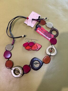 Multicolor Wooden Disc Necklace & Earrings Set - Pink/Red